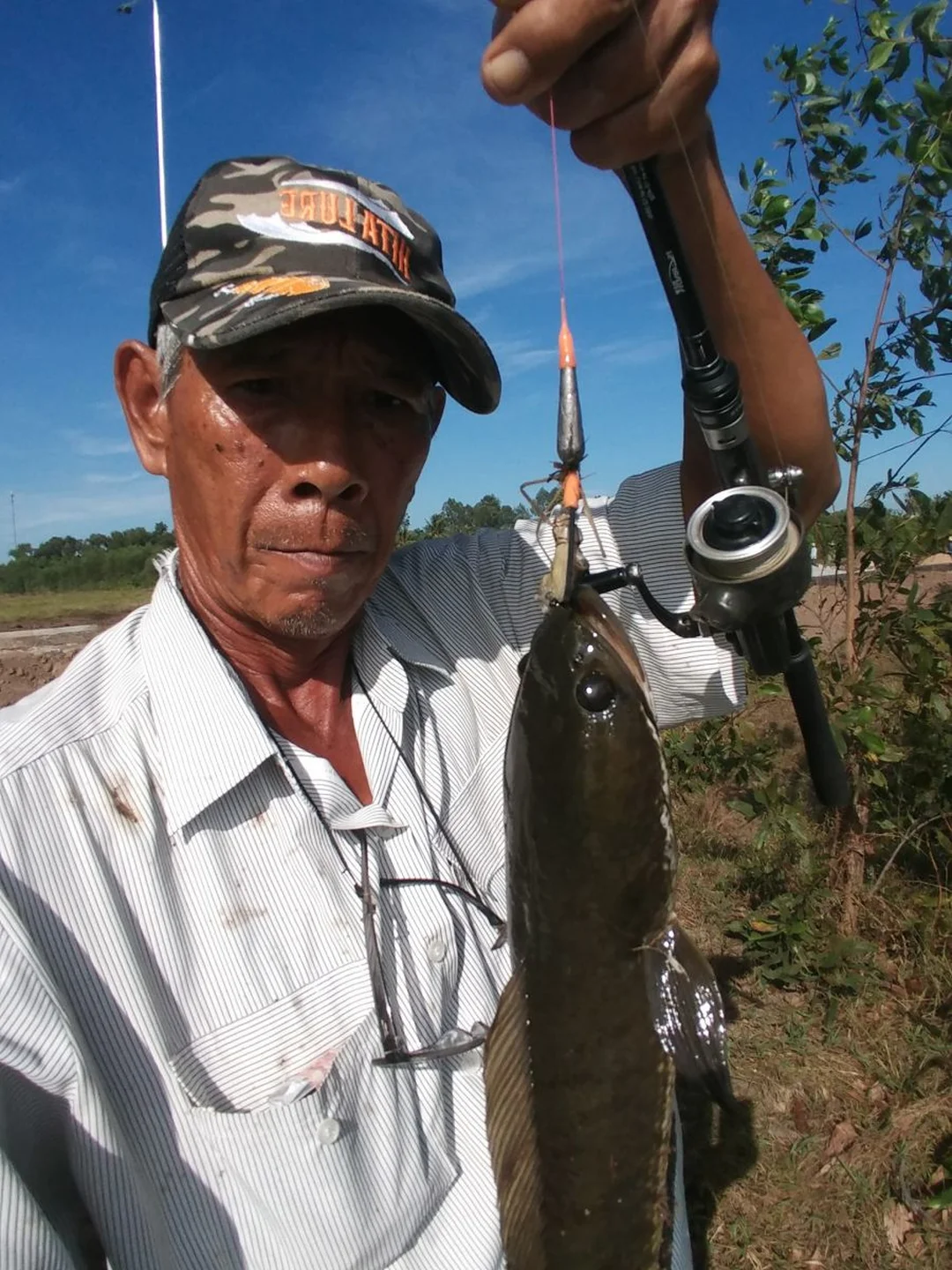 cần câu lure máy đứng 3m - hình minh họa 1