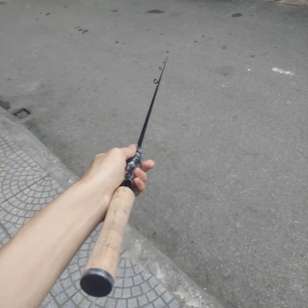 cần câu lure tốt nhất khi xem khoen và chất liệu carbon