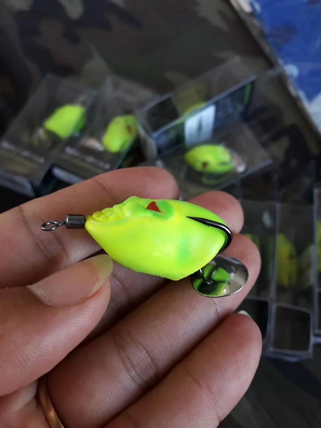 mồi giả câu cá lóc Ghost Frog thiết kế chống vướng